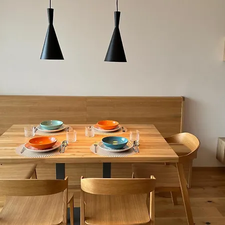 Side Seascape - Apartment *