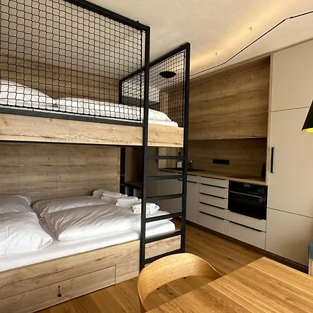 Side Seascape - Apartment *