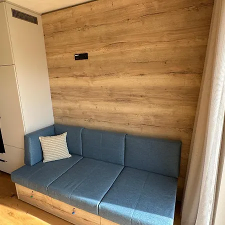 Side Seascape - Apartment *